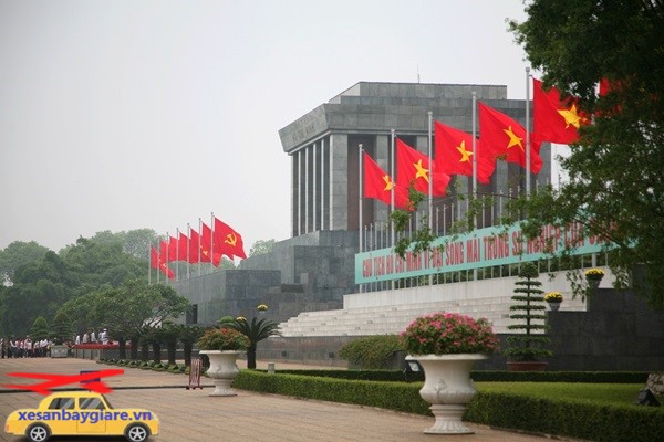 Đặt xe đón sân bay Nội Bà về quận Tây Hồ, Hà Nội